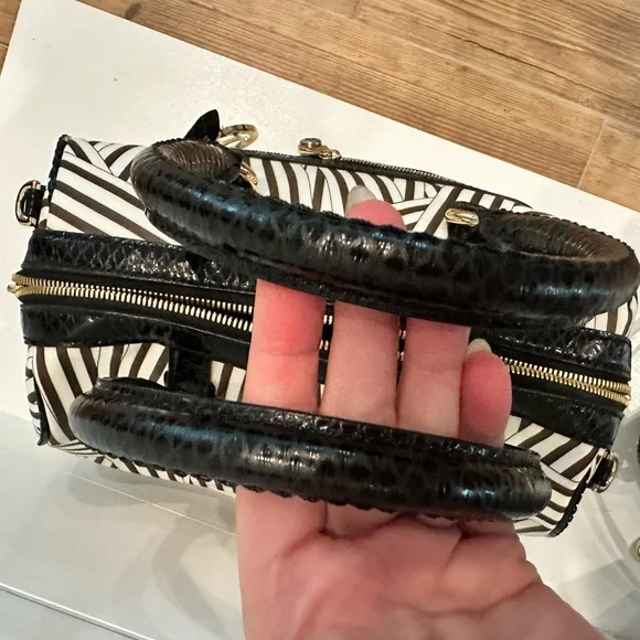 Henri Bendel NWT Disturbed Stripe Barrel Satchel Rare - Picture 5 of 16